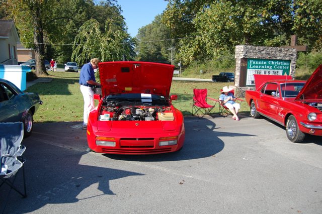 Download 2010 Car Show (640Wx426H)